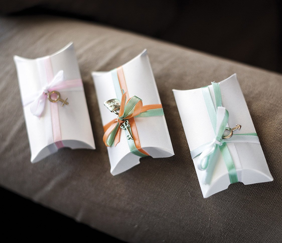 10 biserno bijelih kartonskih kutija za vjenčanja i krštenja