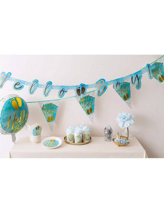 Mise en situation des gobelets en carton Hello Boy pour baby shower