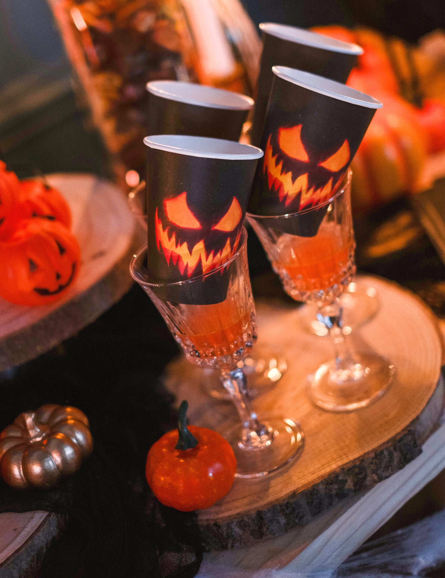 10 Zastrašujući kartonske čaše od bundeve 21 Cl