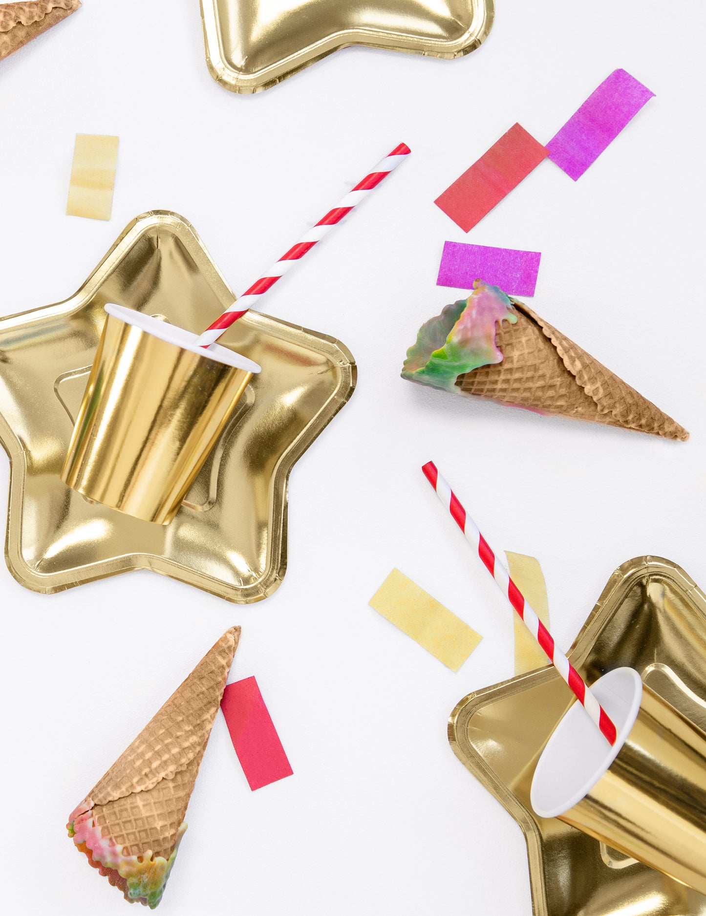 10 crvenih prugastih kartonskih slamki 19,5 cm