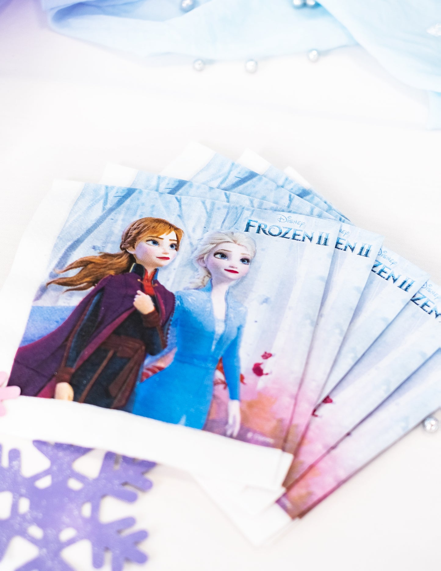 Vue en éventail des serviettes en papier La Reine des Neiges 2