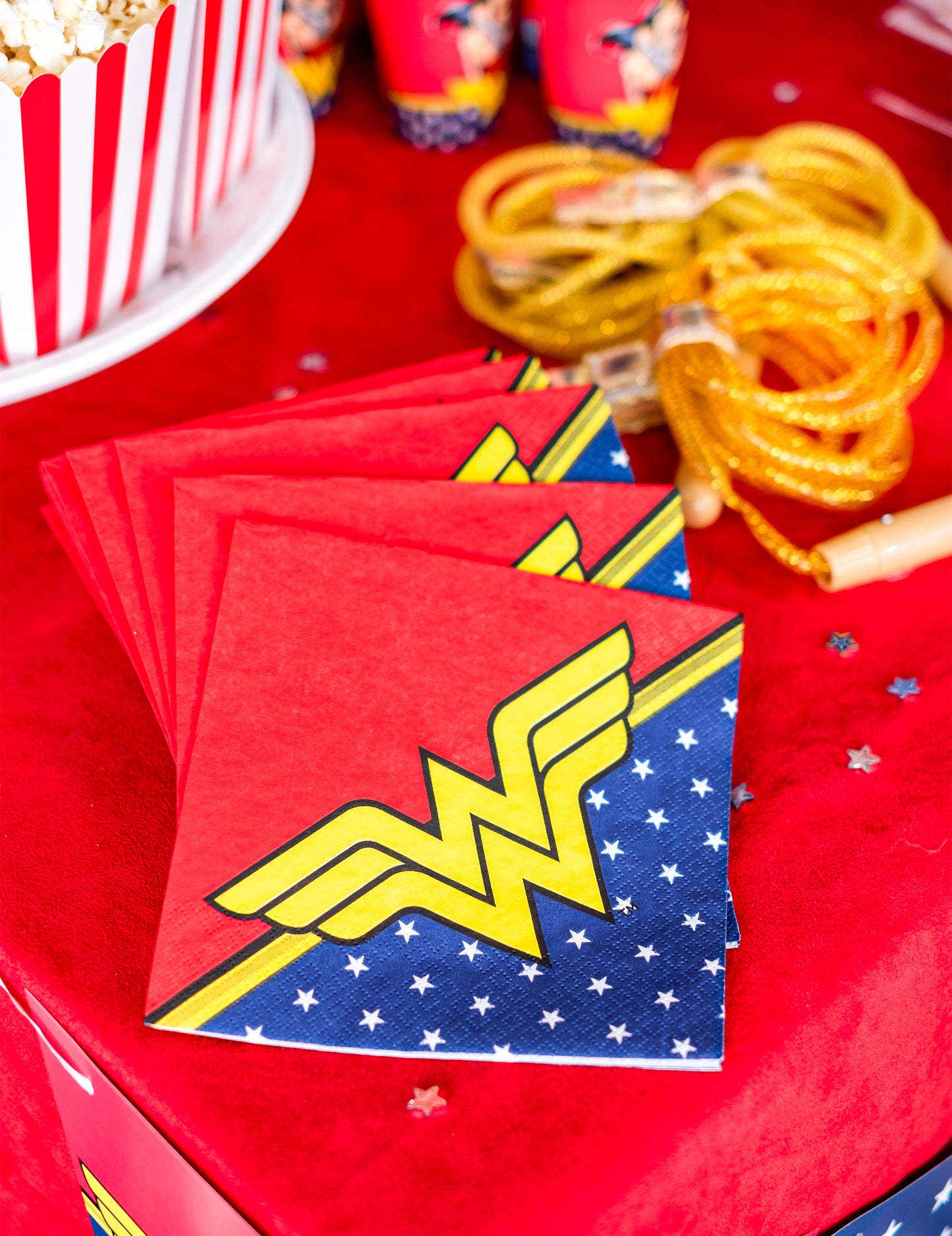 20 Wonder Woman papirnati ručnici 33 x 33 cm