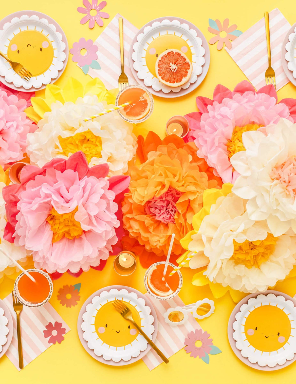 Décoration de table des fleurs géantes en papier à suspendre rose jaune et orange