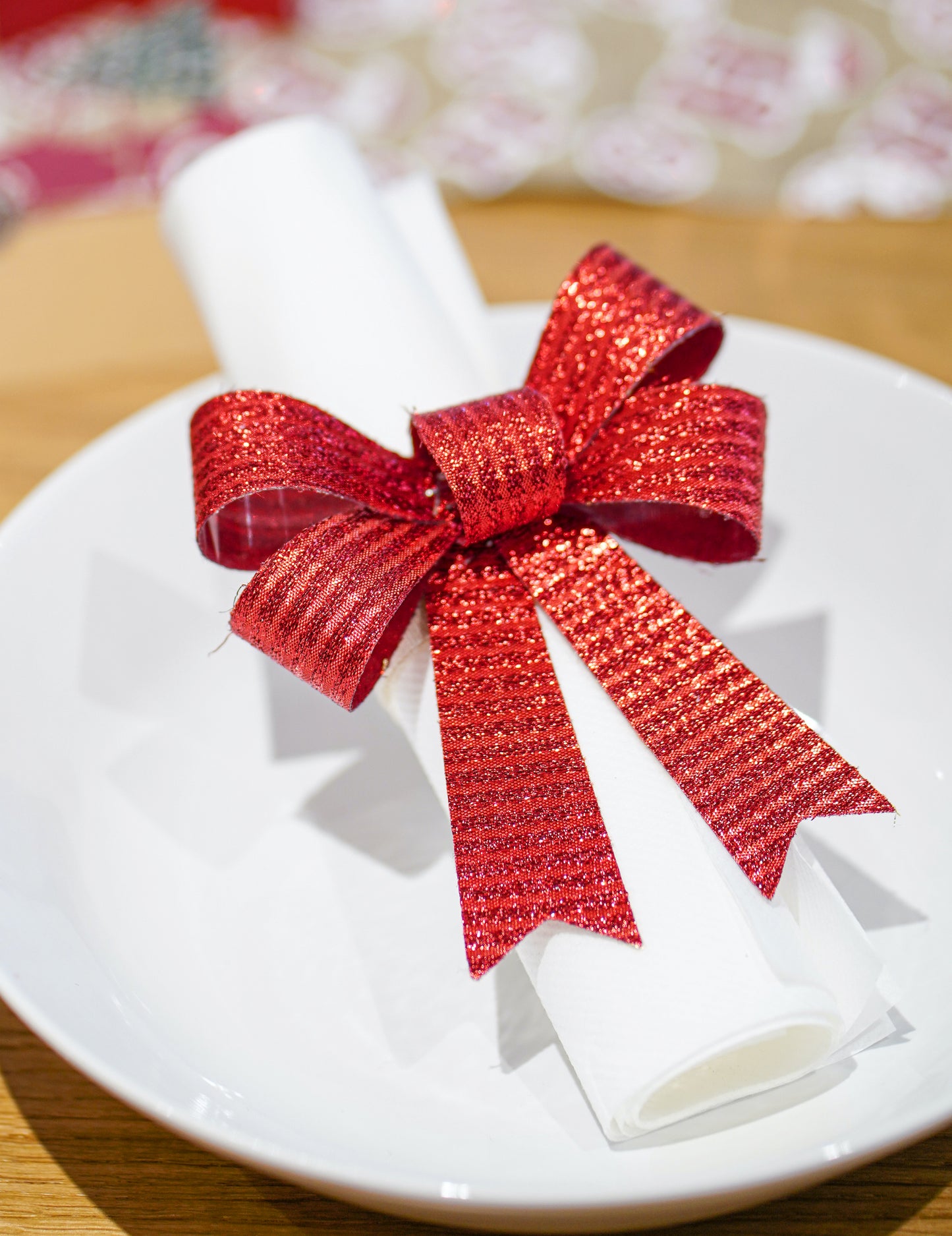 3 sjajna crvena mašna 10 x 13 cm