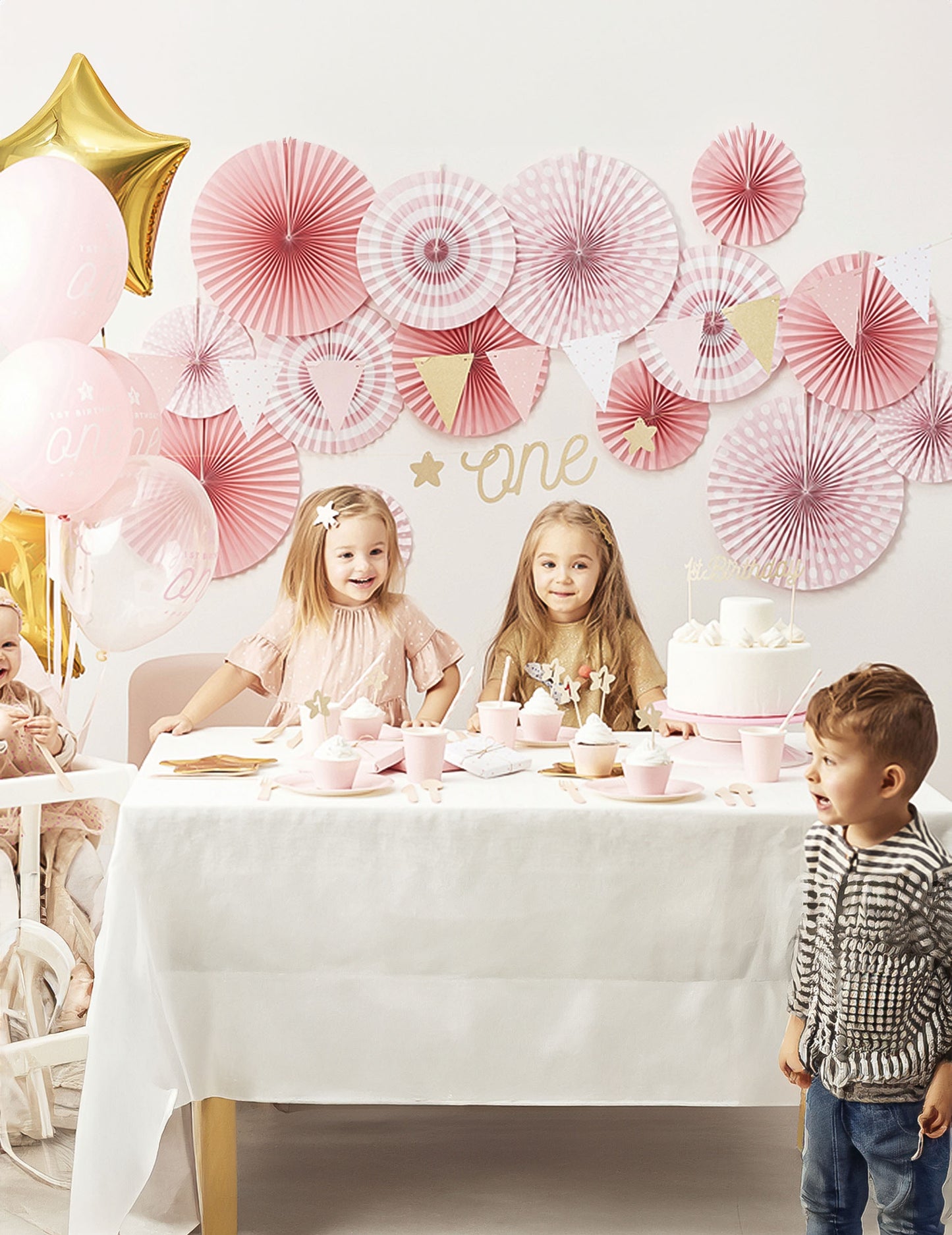 4 svjetloružičaste papirnate rozete 23, 32 i 40 cm s točkicama i prugama