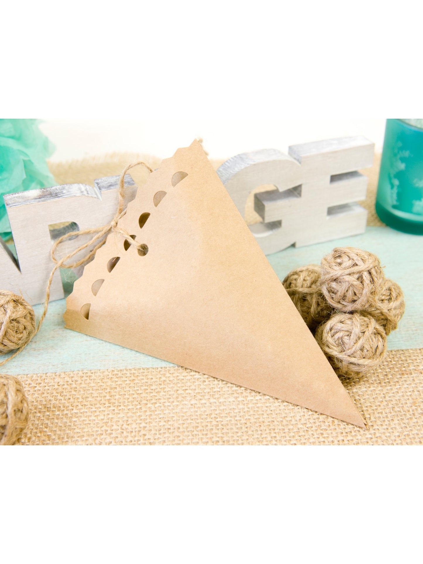 6 kartonskih konusnih posudica od kraft papira 15 cm