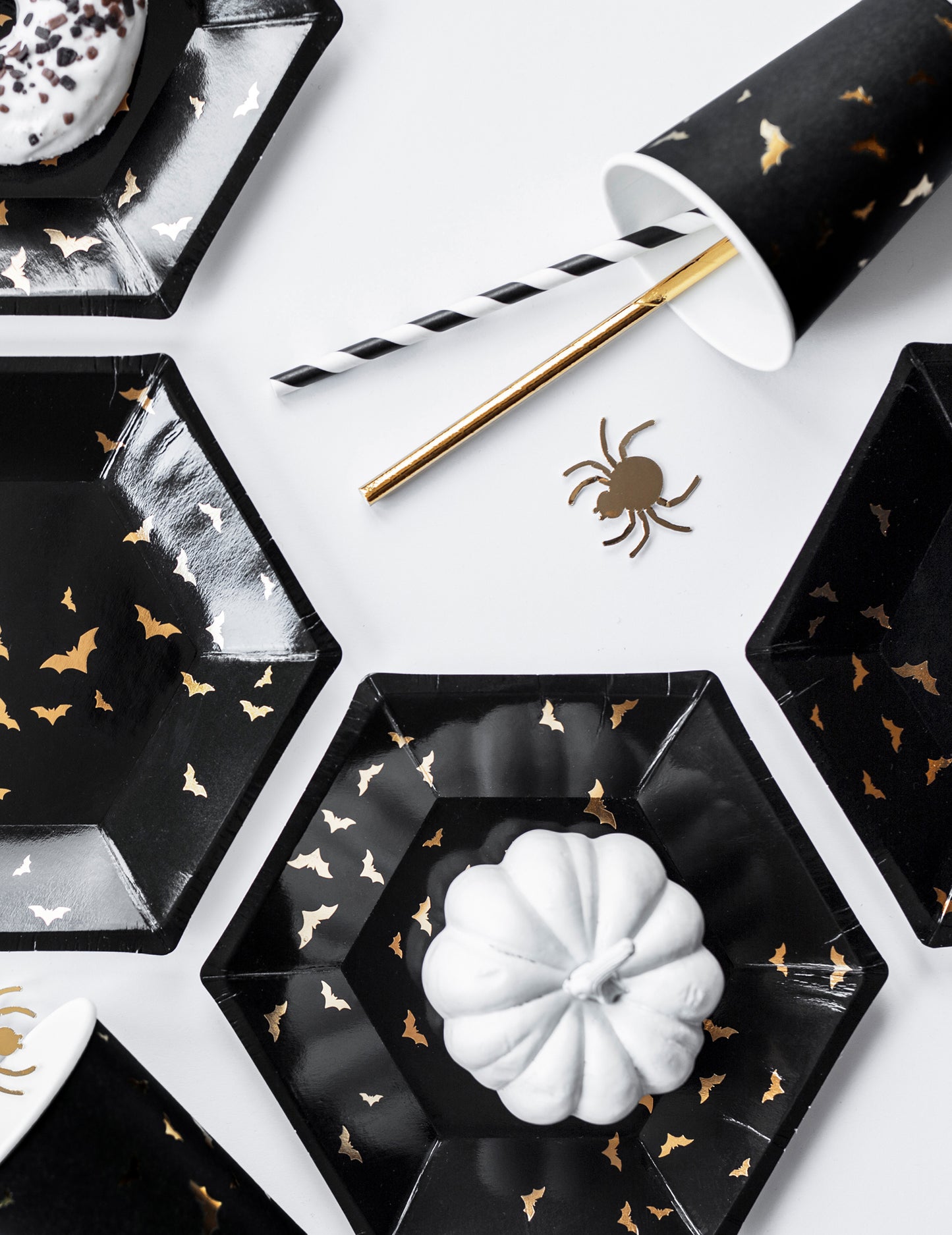 6 Kartonske čaše crne i zlatne palice 220 ml