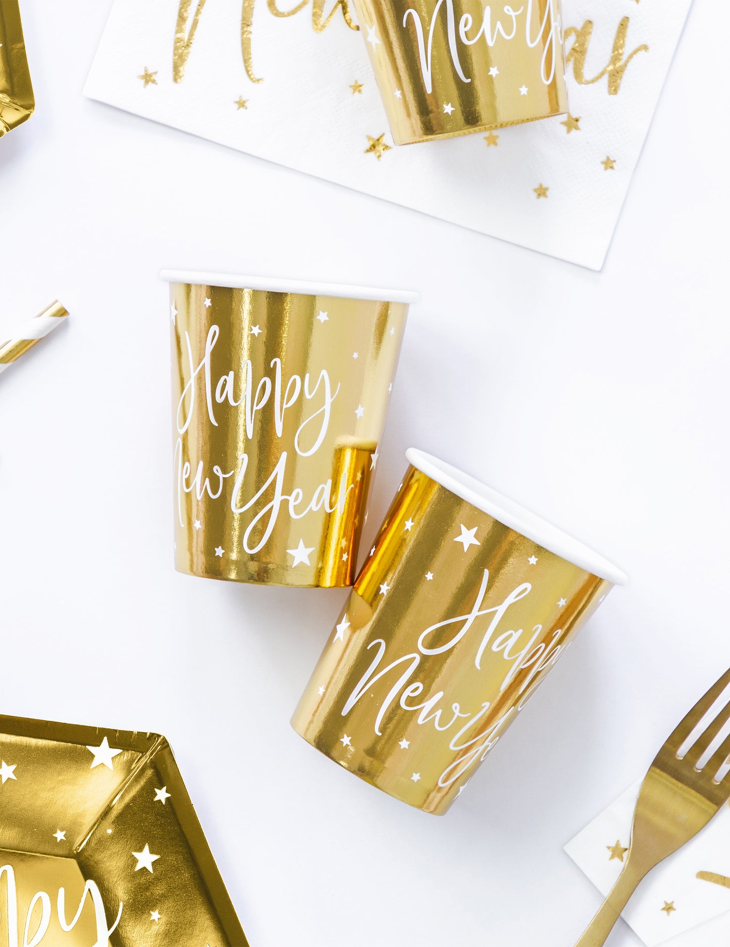 6 sretna nova godina zlatne 220 ml kartonske čaše