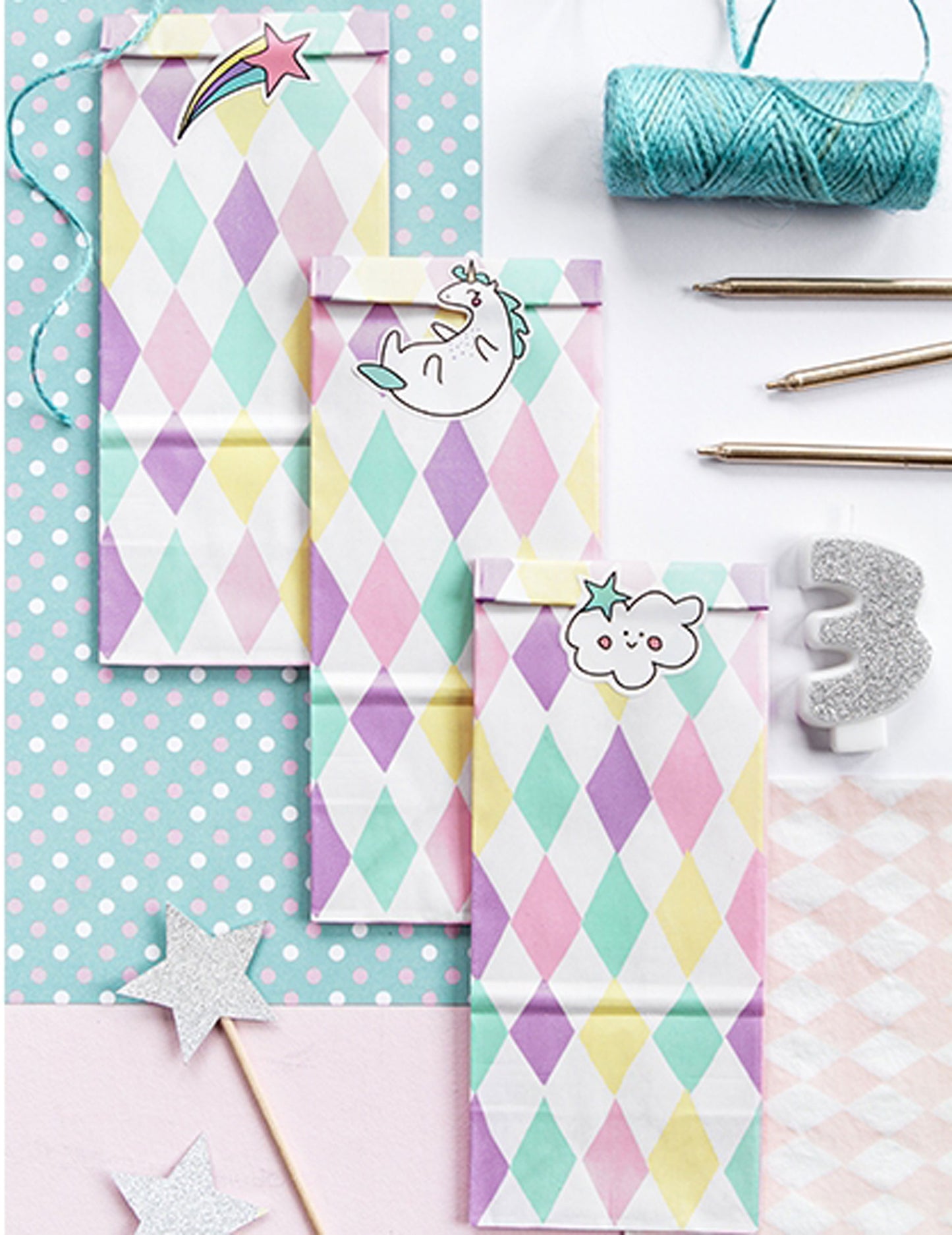 6 pastelnih papirnatih poklon vrećica s jednorogom, 8 x 18 x 6 cm