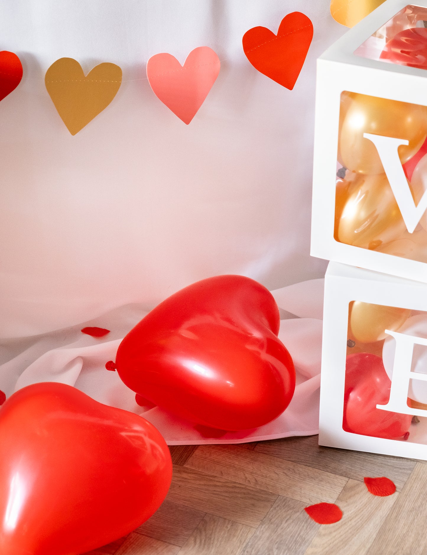 8 balona lateksa crvene i bijele jezgre 36 cm