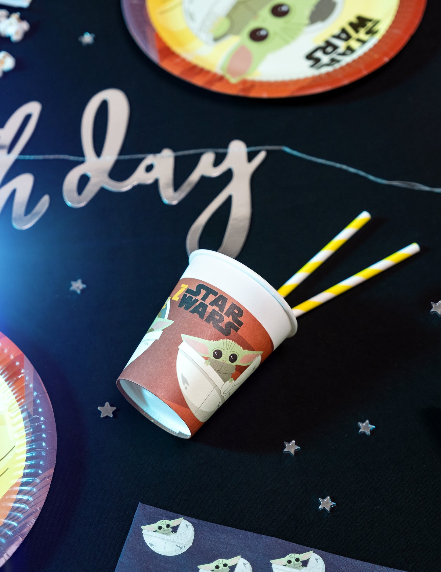 8 kartonskih čaša Baby Yoda The Mandalorian™ 200 ml