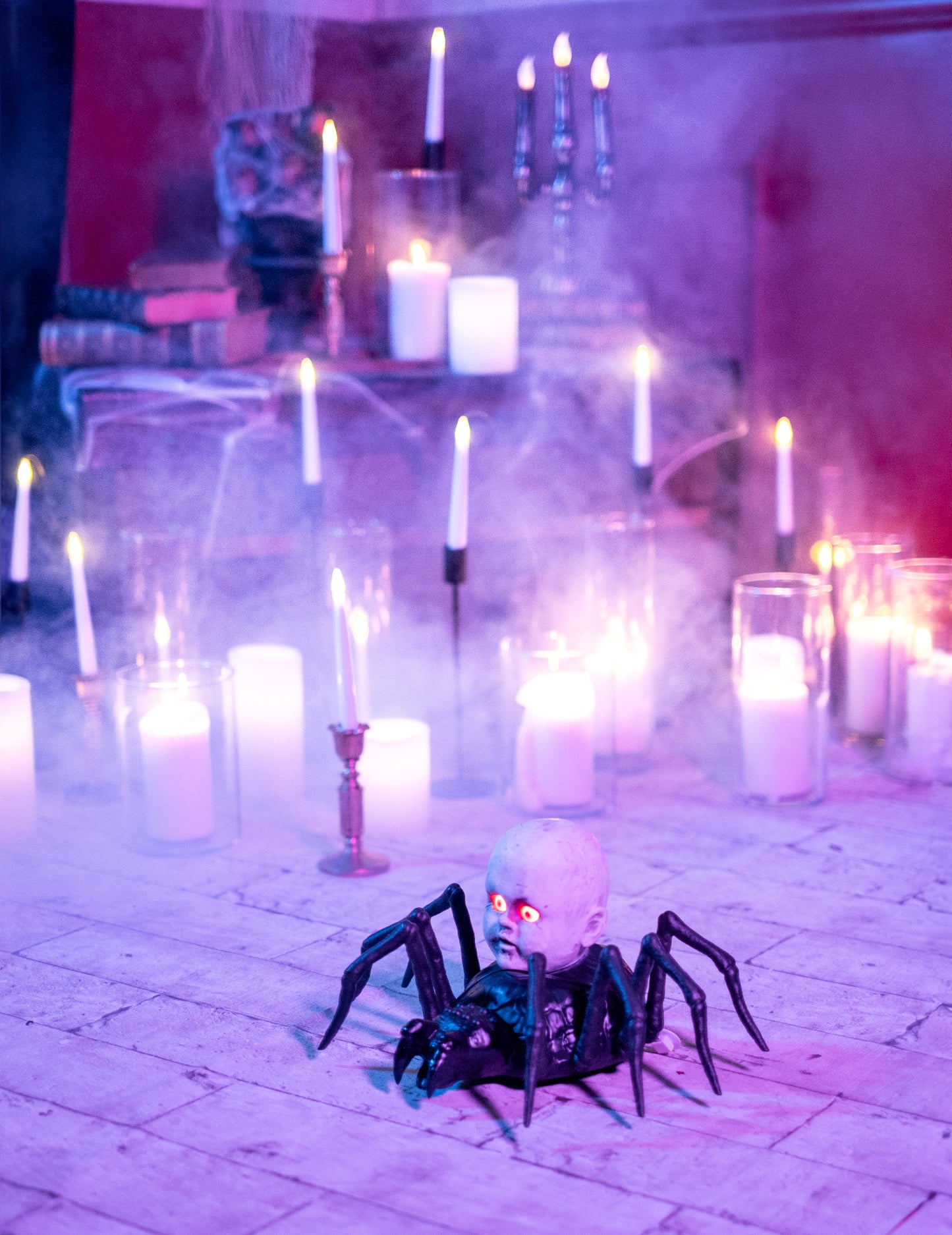 Veliki pauk s živahnom i svijetlom puzavom lutkom 19 x 33 cm