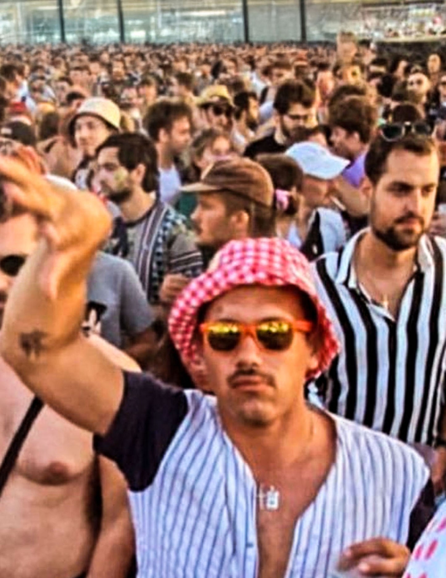 Crveni aperitiv za odrasle