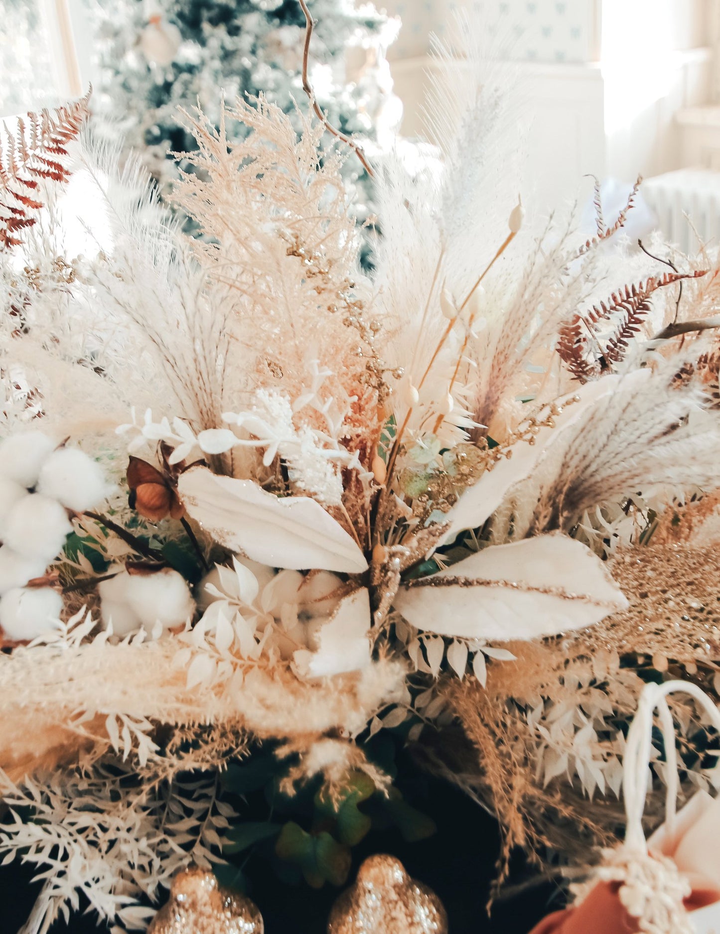 Bijela i šampanjska baršunasta grana, 75 cm, sa šljokicama