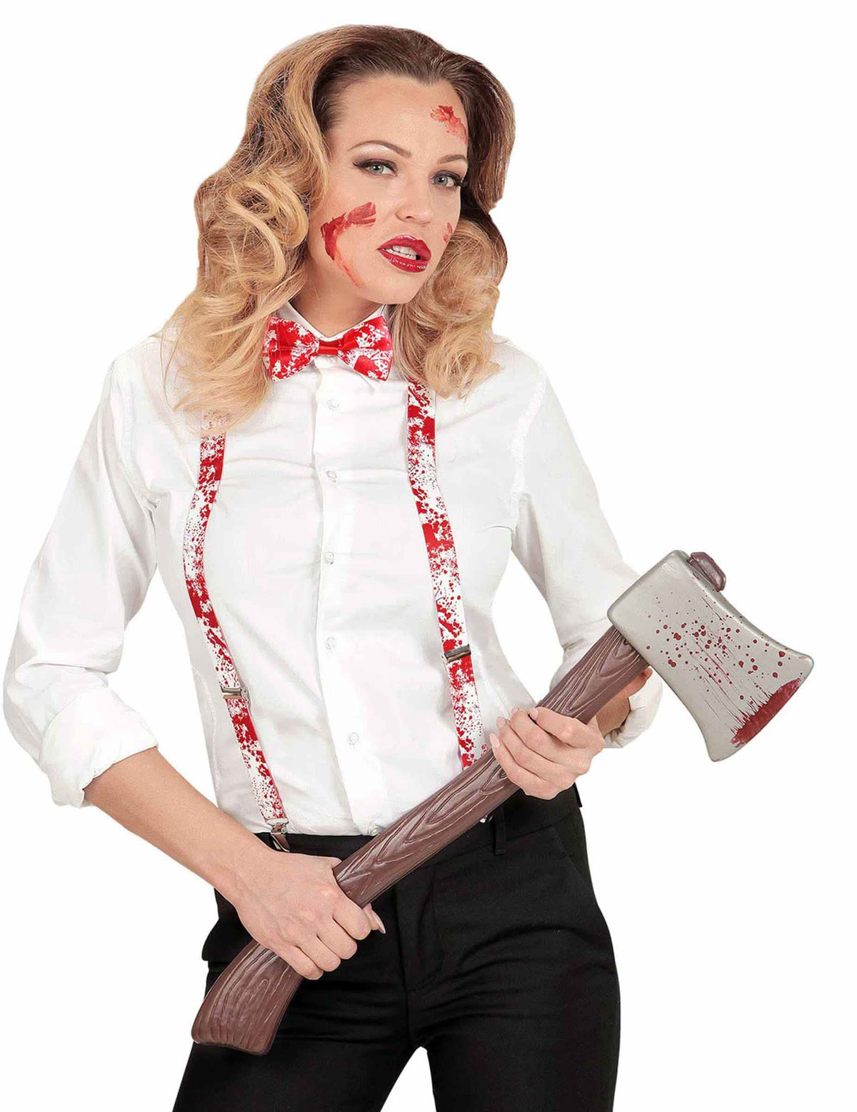 Pogled sprijeda s krvavim naramenicama i leptirićem za halloween