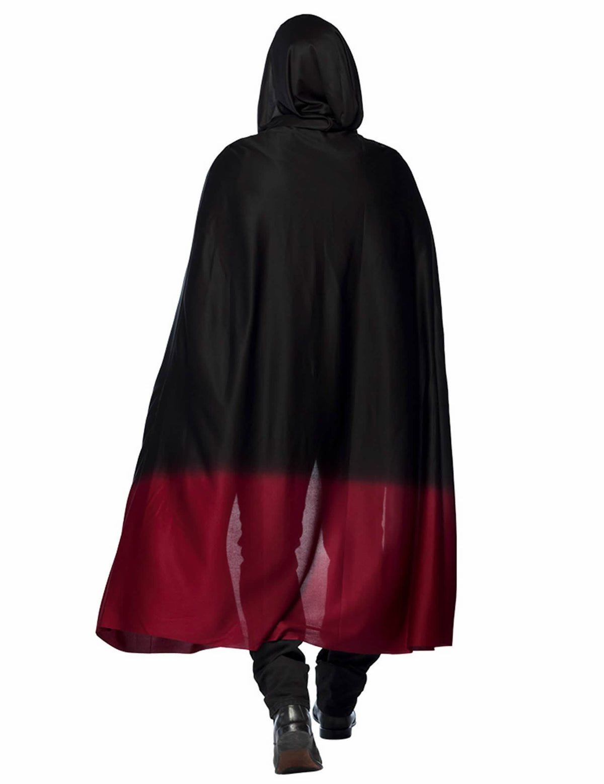Pogled sa stražnje strane crnog adulta halloween ogrtača s crvenim gradijentom