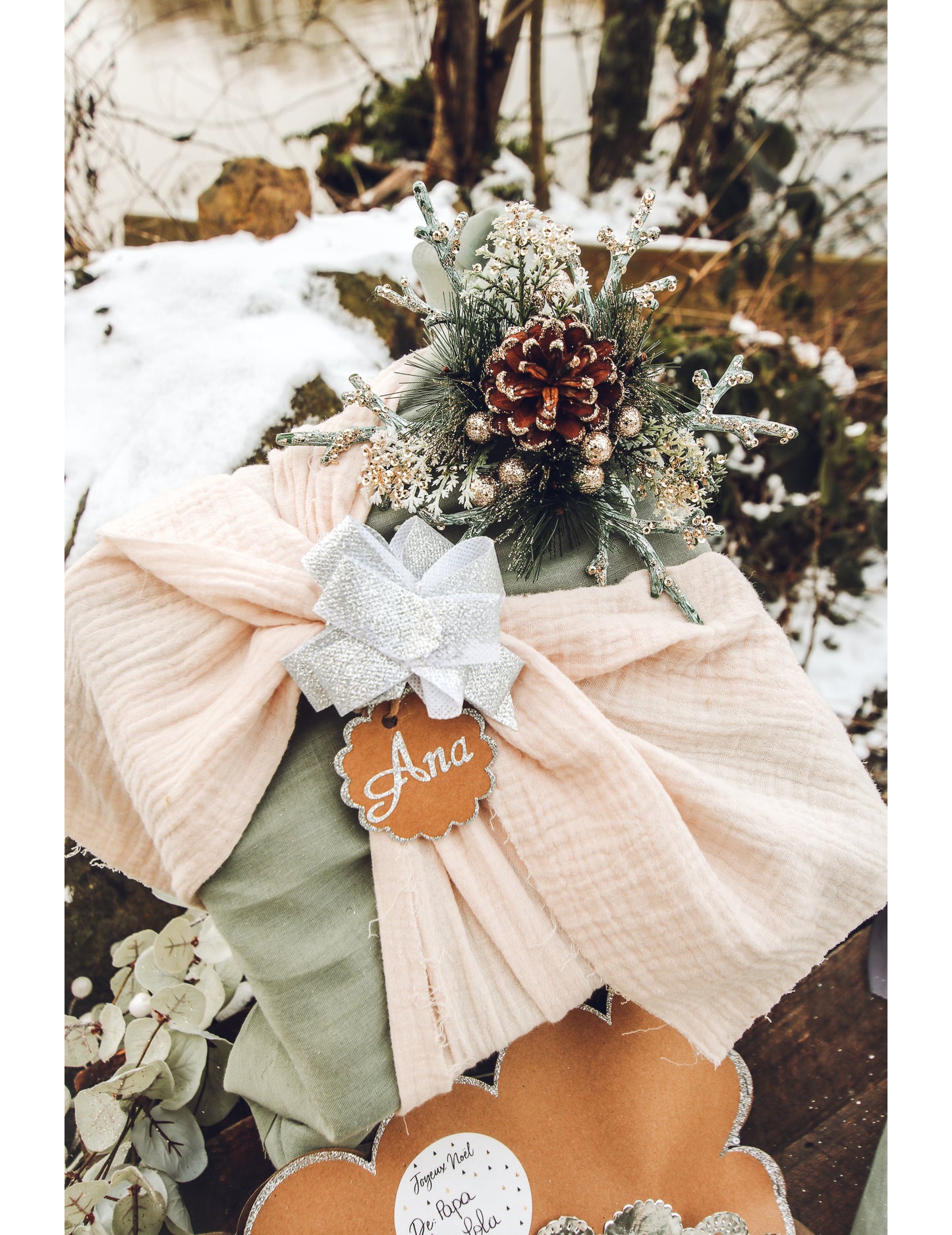 Središnji ukras od prirodne pahuljice s šljokicama boje šampanjca, 19,5 cm