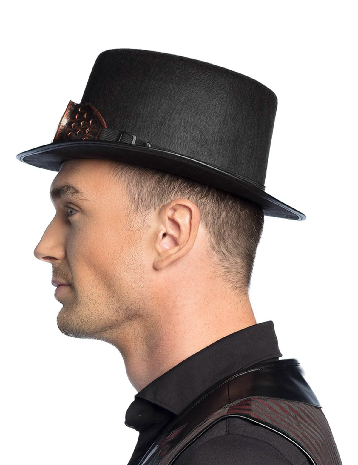 Bočni pogled na šešir s naočale steampunk