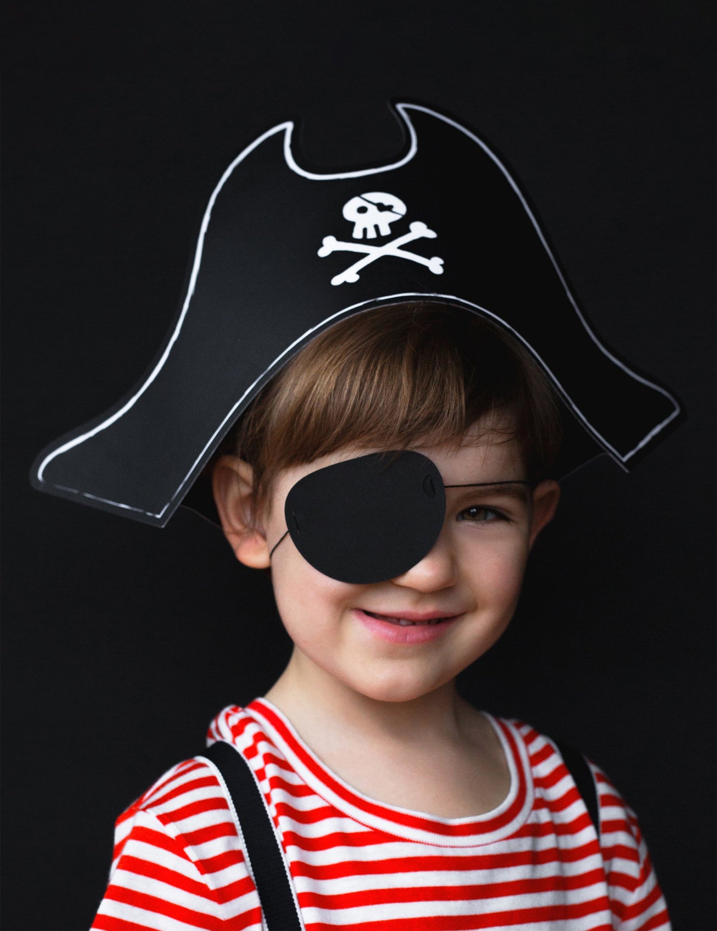 Gusarski šešir i prekrivanje očiju