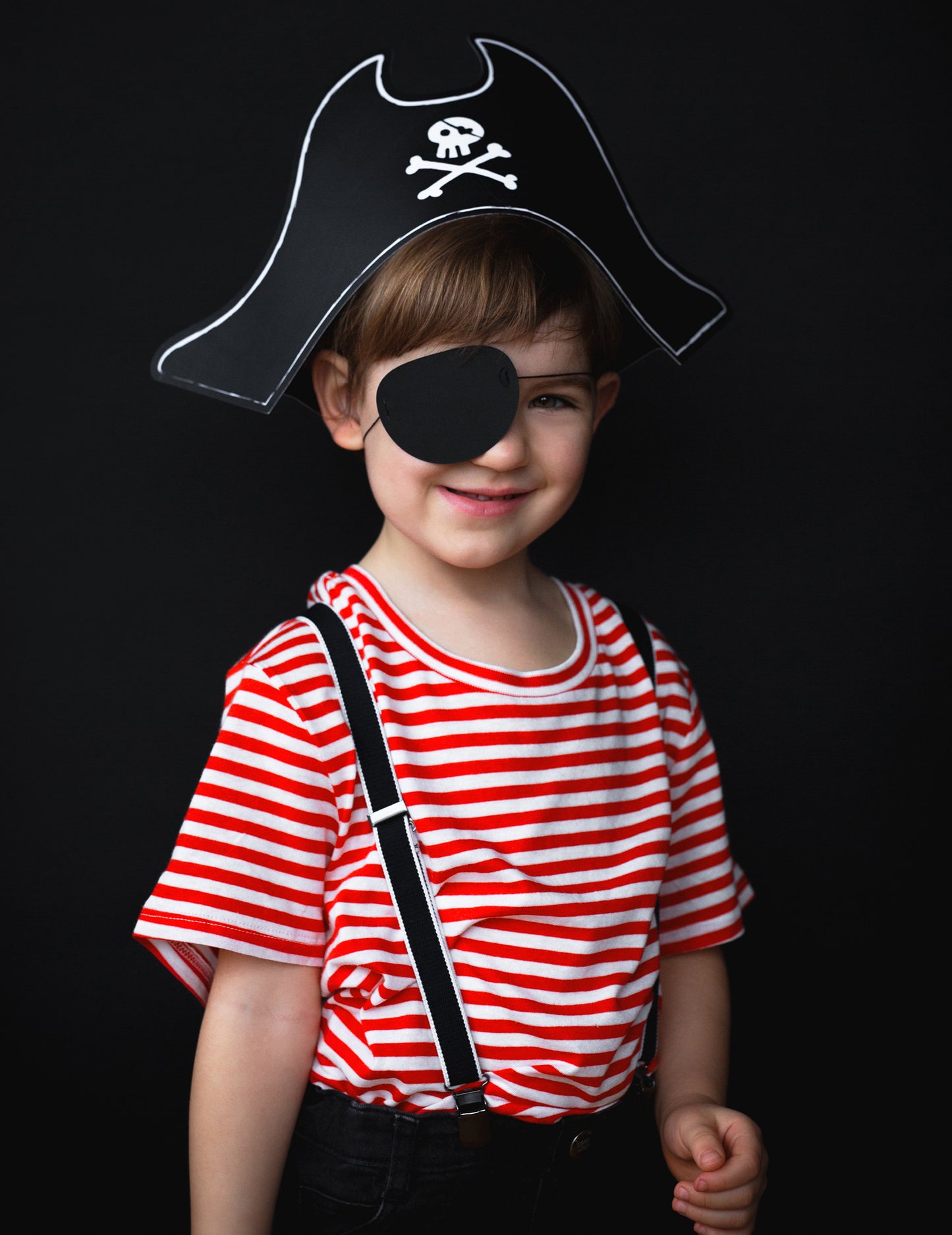 Gusarski šešir i prekrivanje očiju