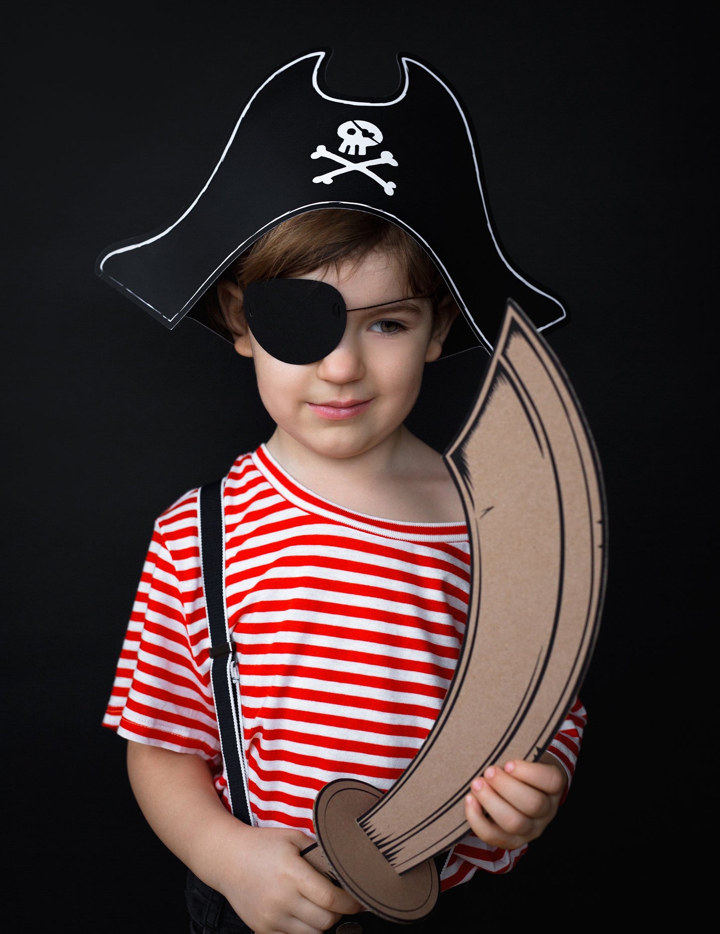 Gusarski šešir i prekrivanje očiju