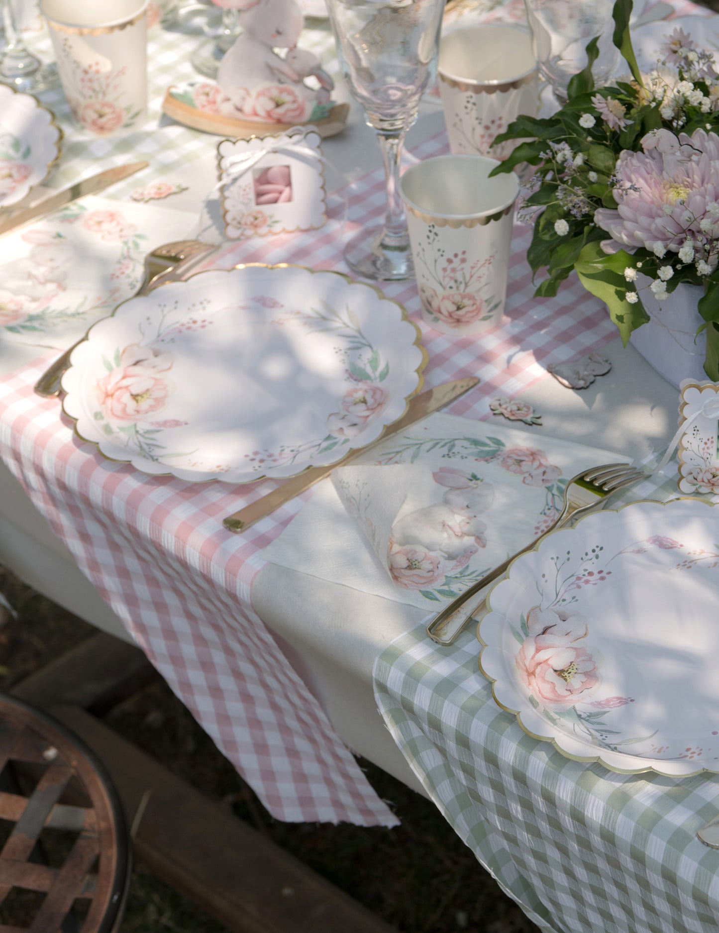 Ružičasti karirani nadstolnjak 26 cm x 3 m tema guinguette