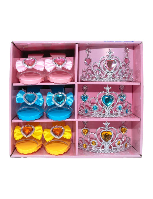 Vue de face des chaussures et diadèmes du coffret accessoires princesses pour enfant