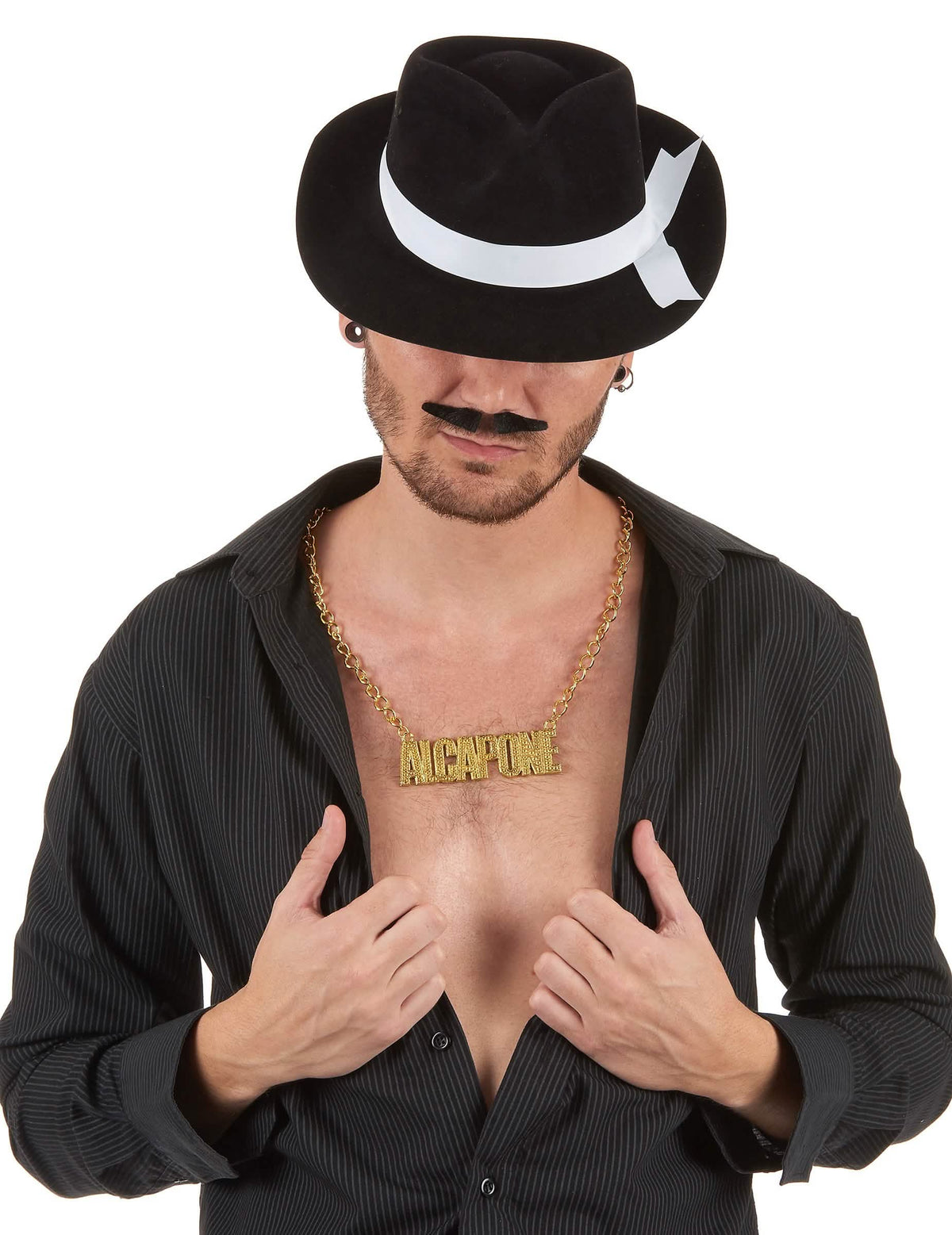 Postavljanje gangster ogrlice Al Capone