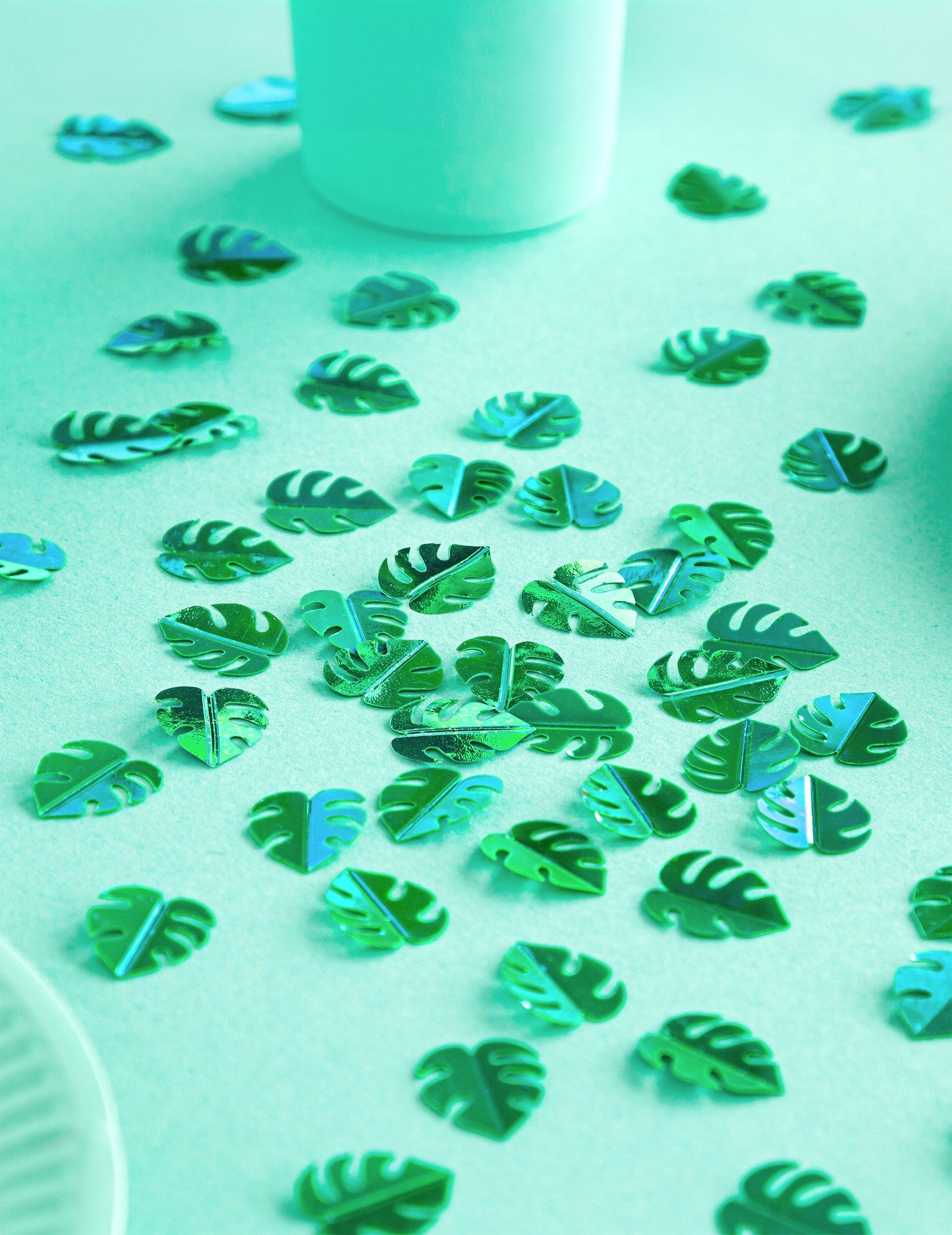 Stol confettis tropsko metalno zeleno lišće 15 g