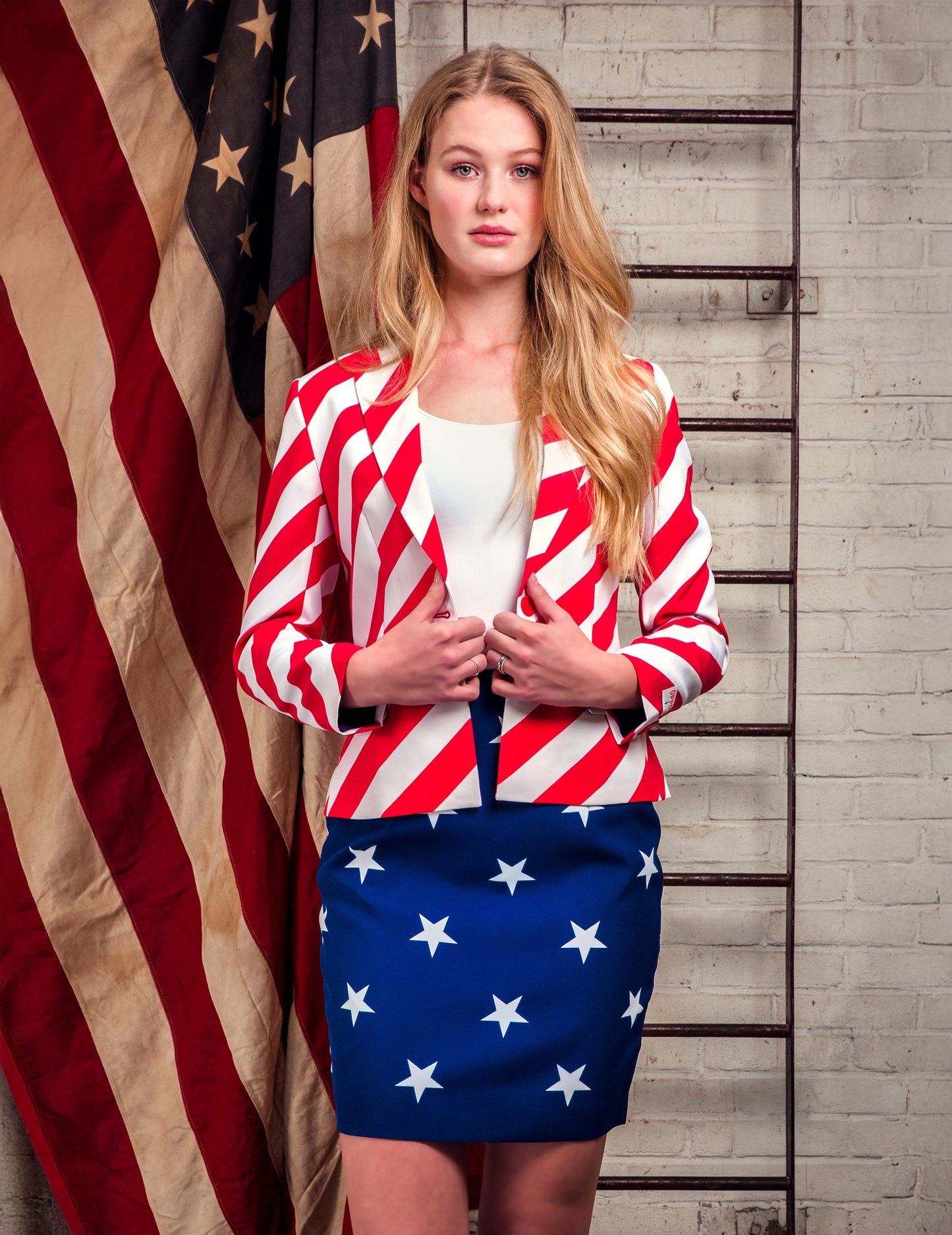 Gospođa kostim. Američka žena suprotnosti