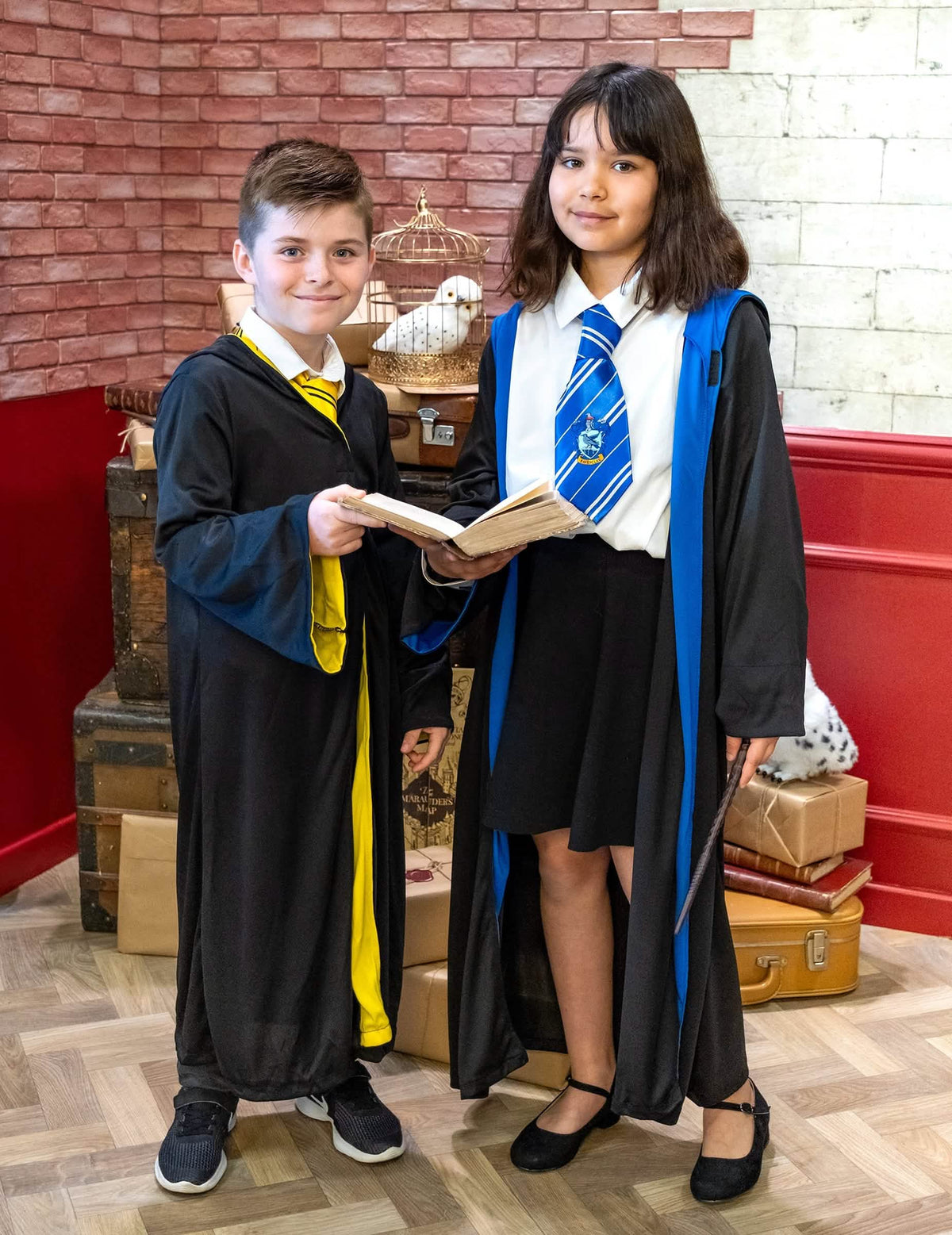 Klasična situacija nošenja kostima Poufsouffle Harry Potter™ dijete