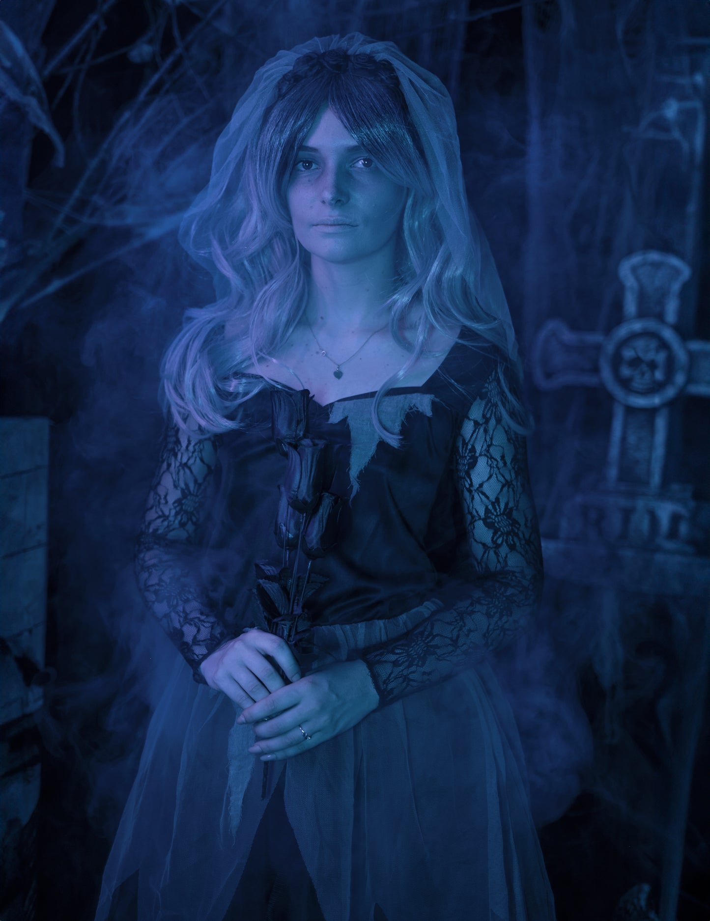 Crni oženjen duh prerušena žena Noć vještica