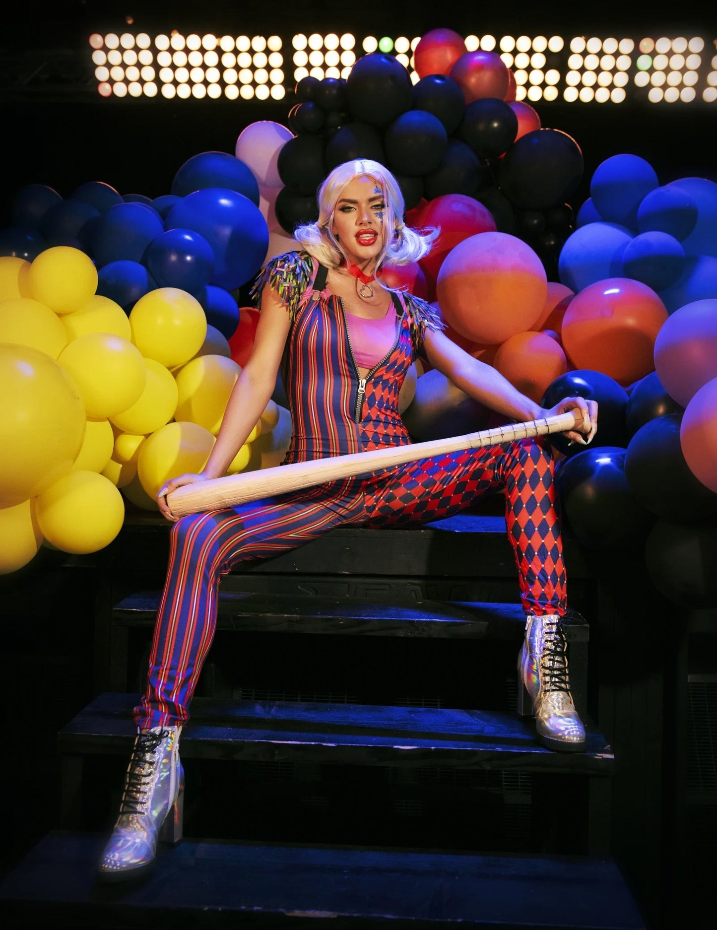 Luksuzno odvratna djevojka uznemirena djevojka žena