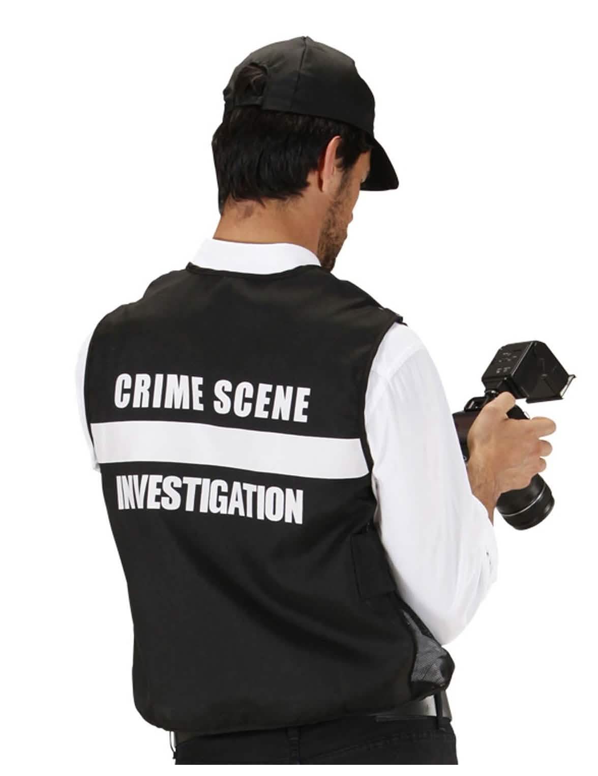 Stražnji pogled na natpis na prsluku policijske FBI uniforme