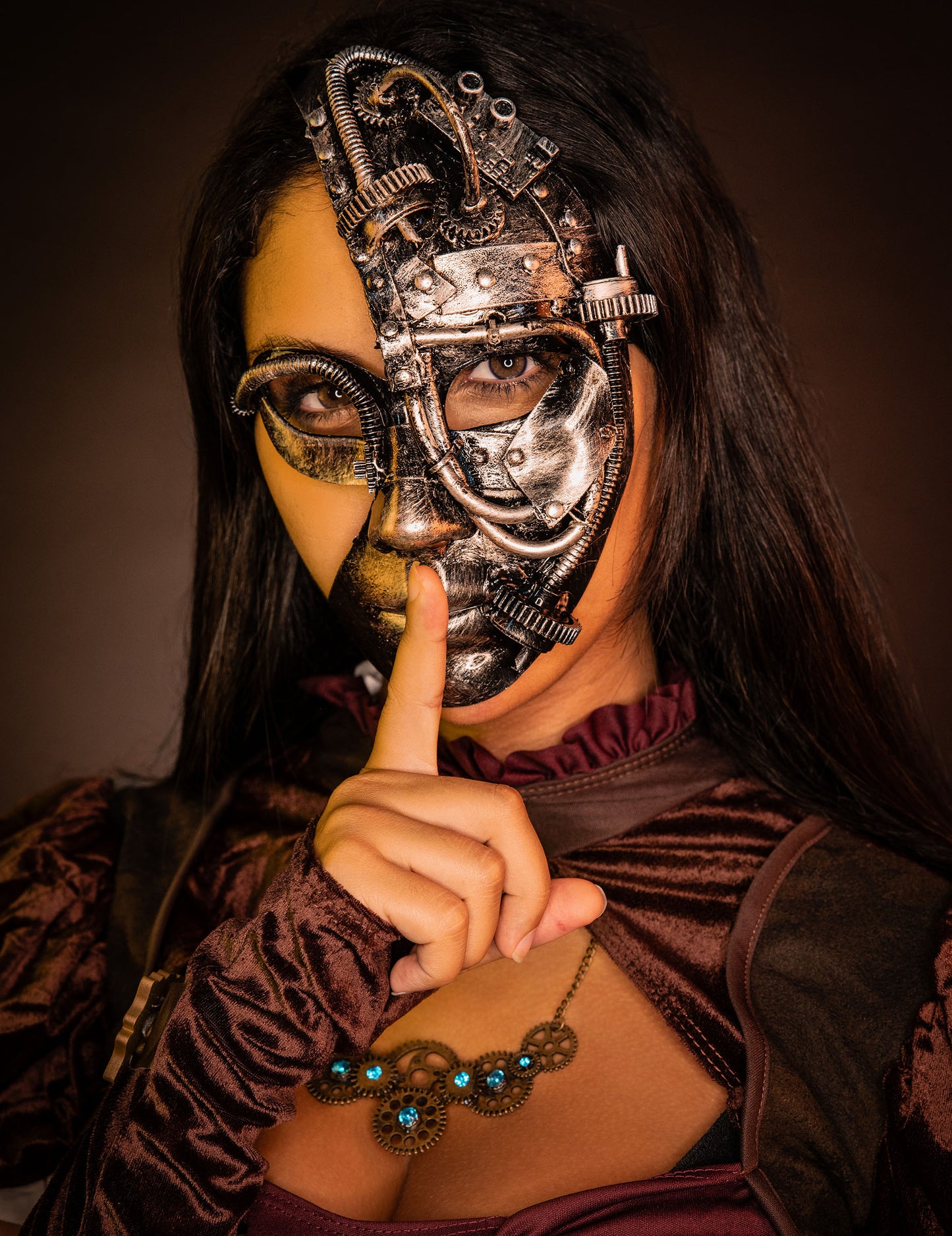 Pola žene robot maska žena