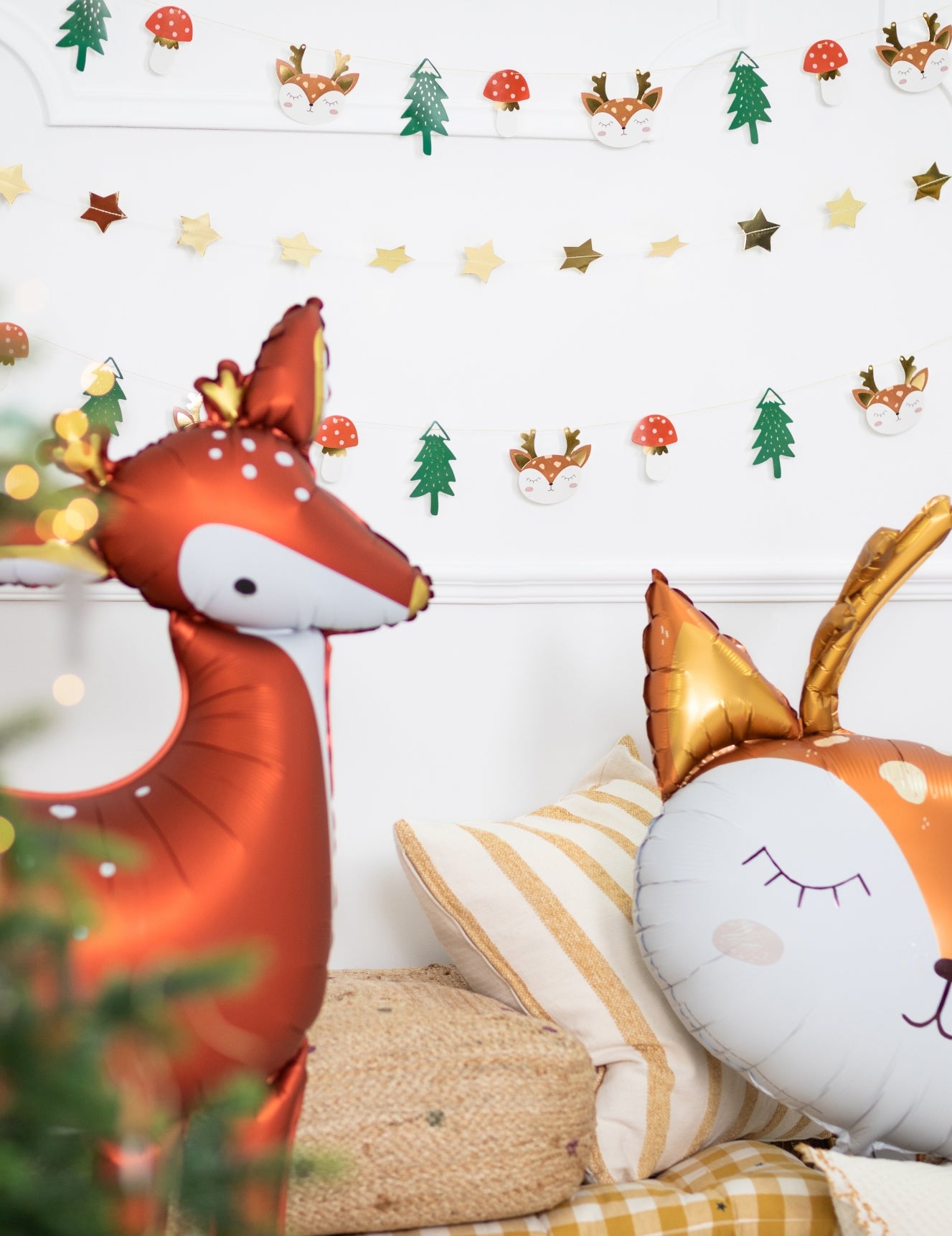 Božićna papirnata girlanda s motivom šume od 1,7 m s meljama i jelenima