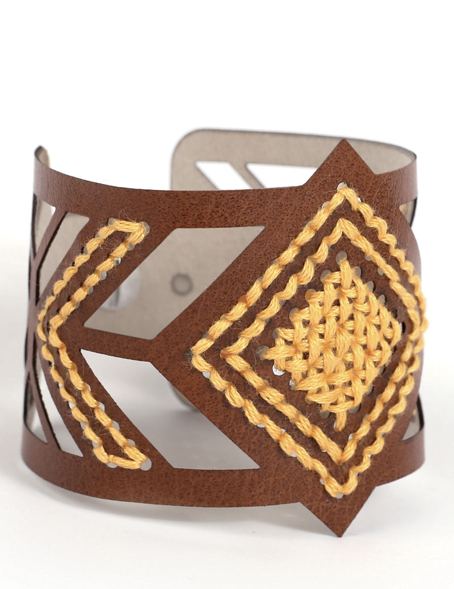 Komplet za vezenje narukvica s dijamantnim uzorkom smeđe kože za odrasle.