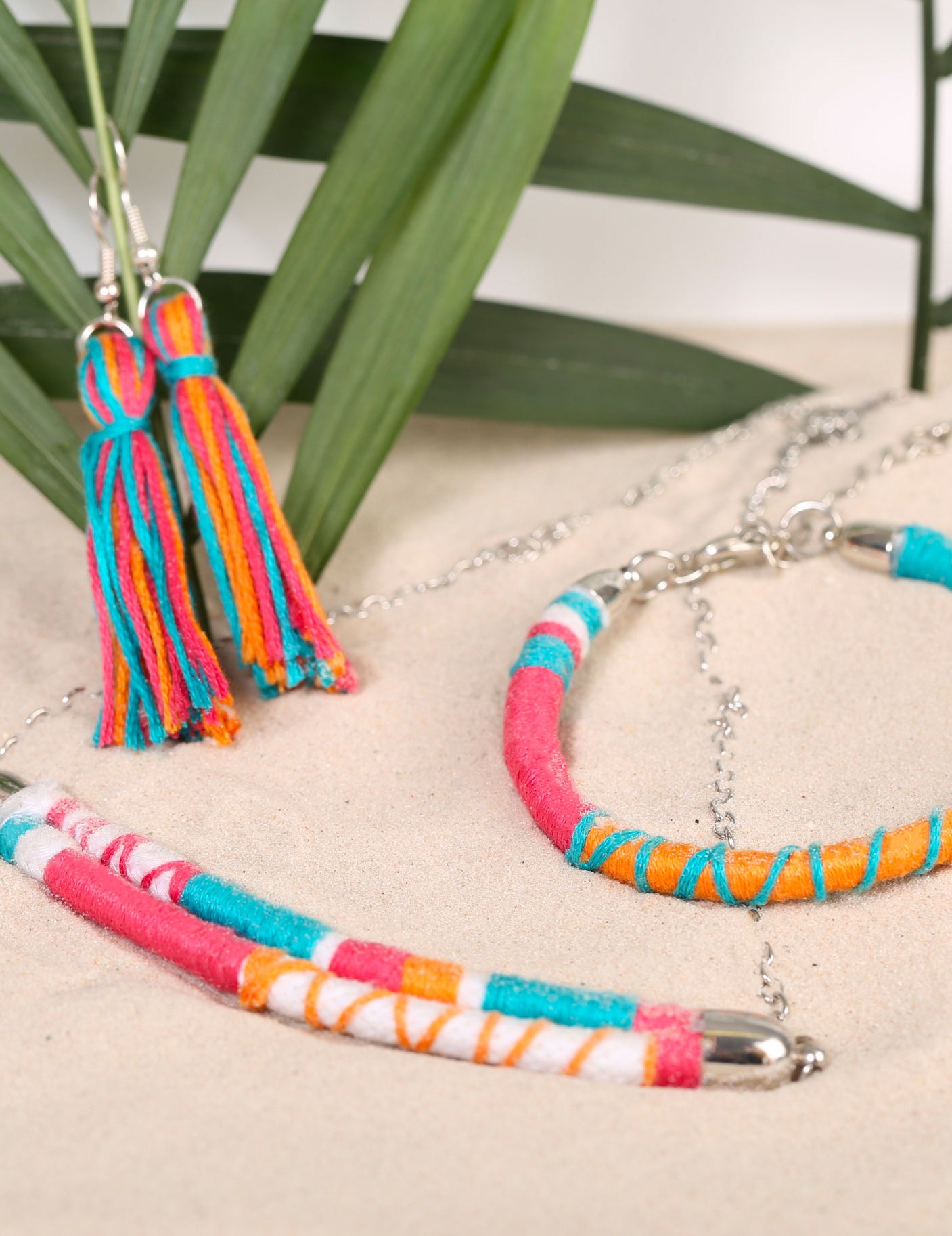 Set za izradu nakita u više boja 12,5 x 13 cm dovršeno