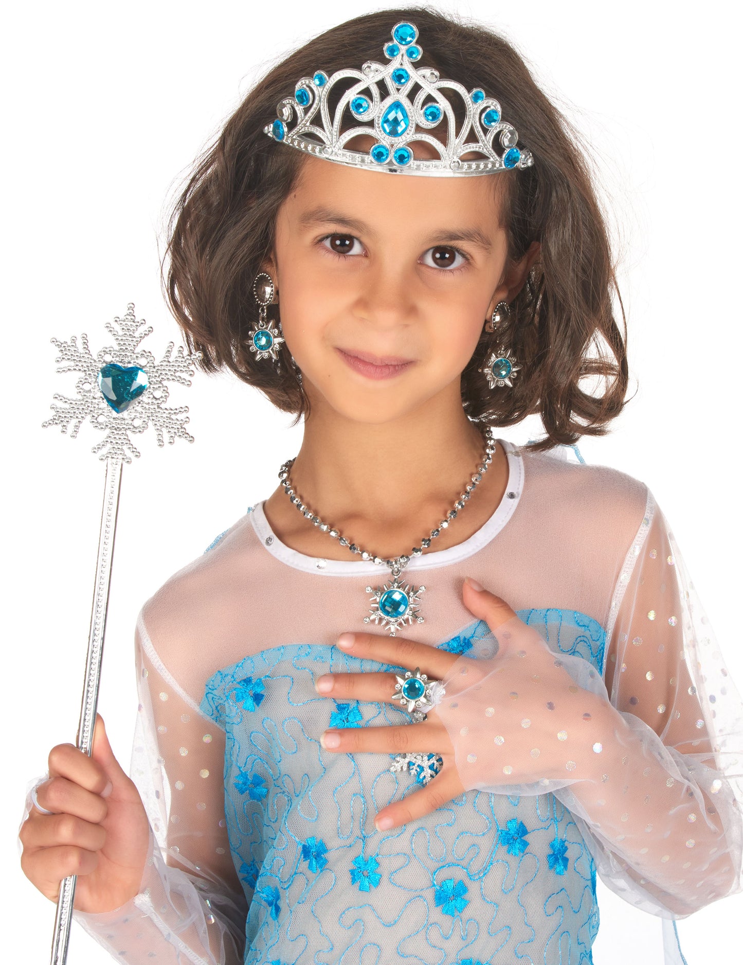 Gros plan sur la couronne, le collier et la baguette du Kit de 6 accessoires de princesse