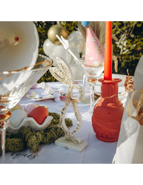 Lapin sur socle en bois blanc et paillettes dorées 18 cm pour Pâques