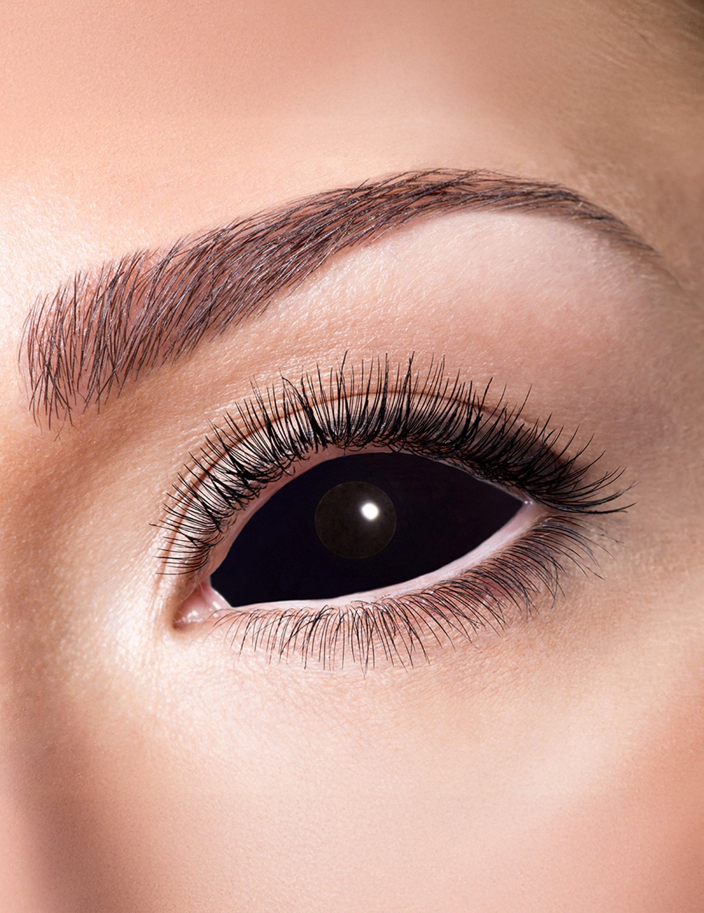 Kontaktne leće bez maštovite korekcije sklera crno oko 6 mjeseci odrasli