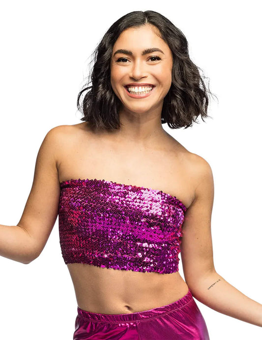 Gros plan sur le buste du mini top à sequins pour femme
