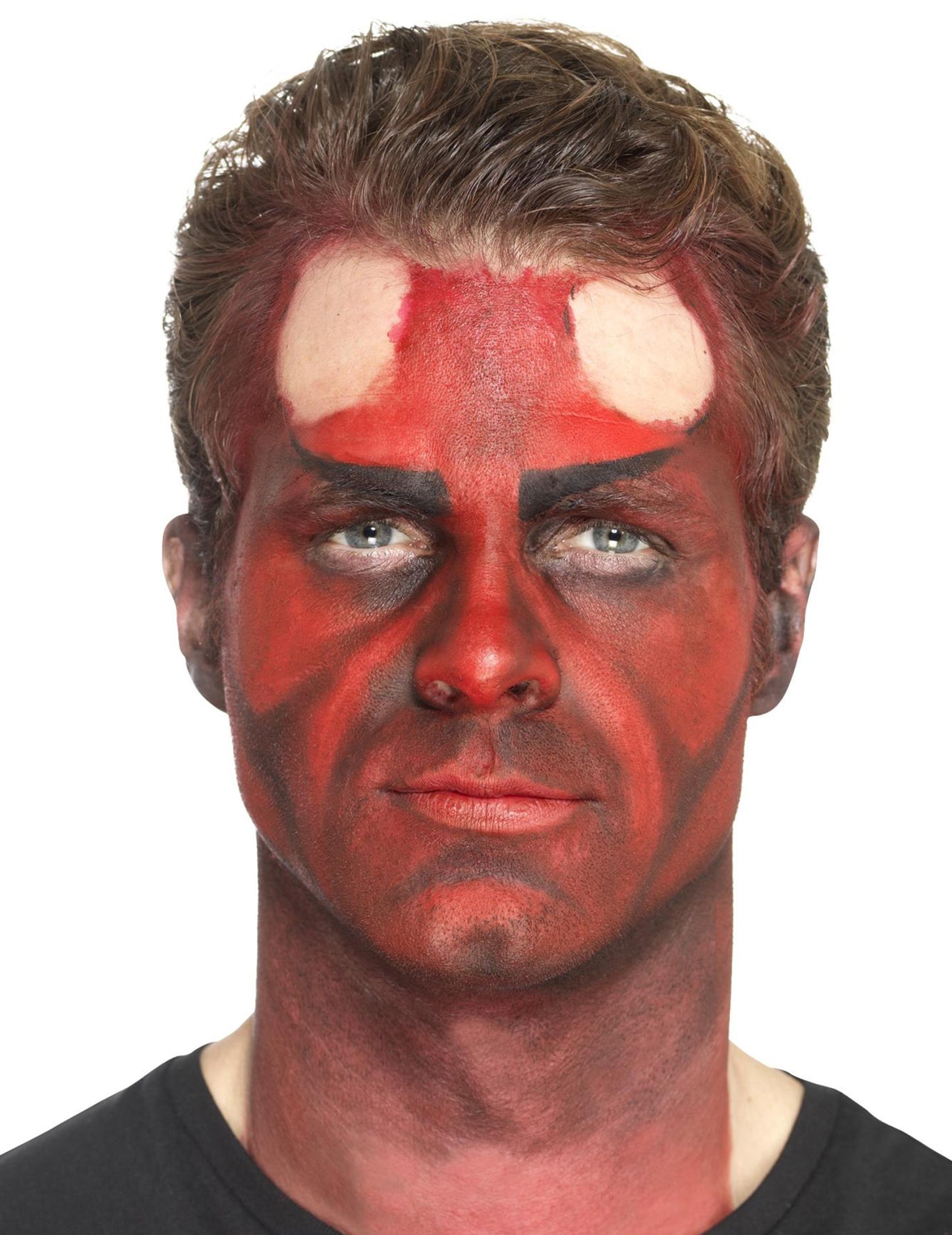 Exemple de maquillage de la prothèse latex cornes du diable