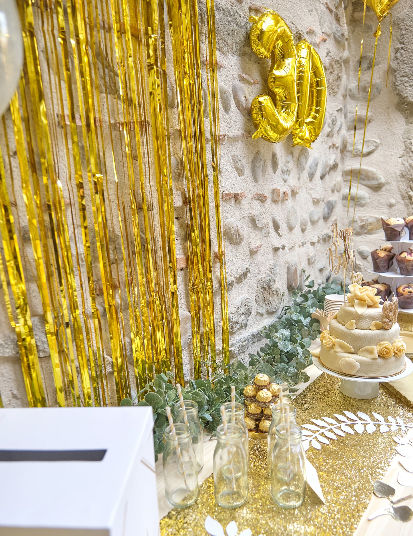 Zlatna scintilantna zavjesa