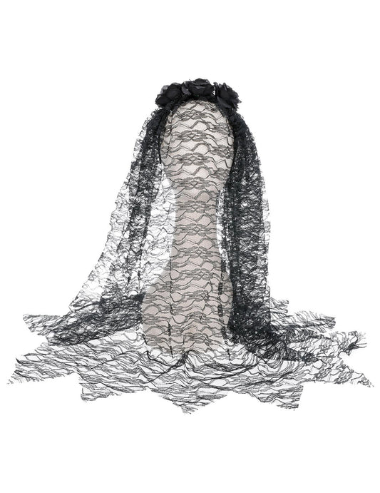 Détail du drapé de la dentelle du voile long veuve noire