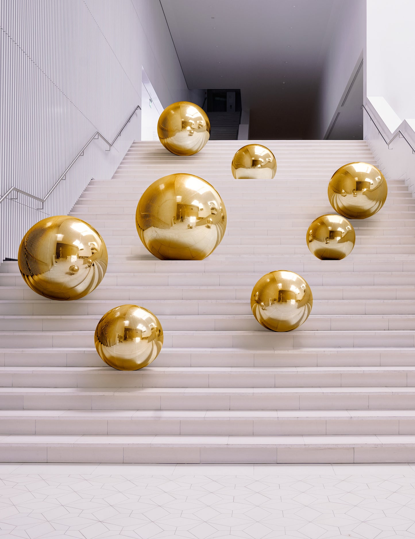 Zlatna napuhavajuća disko kugla 120 cm 