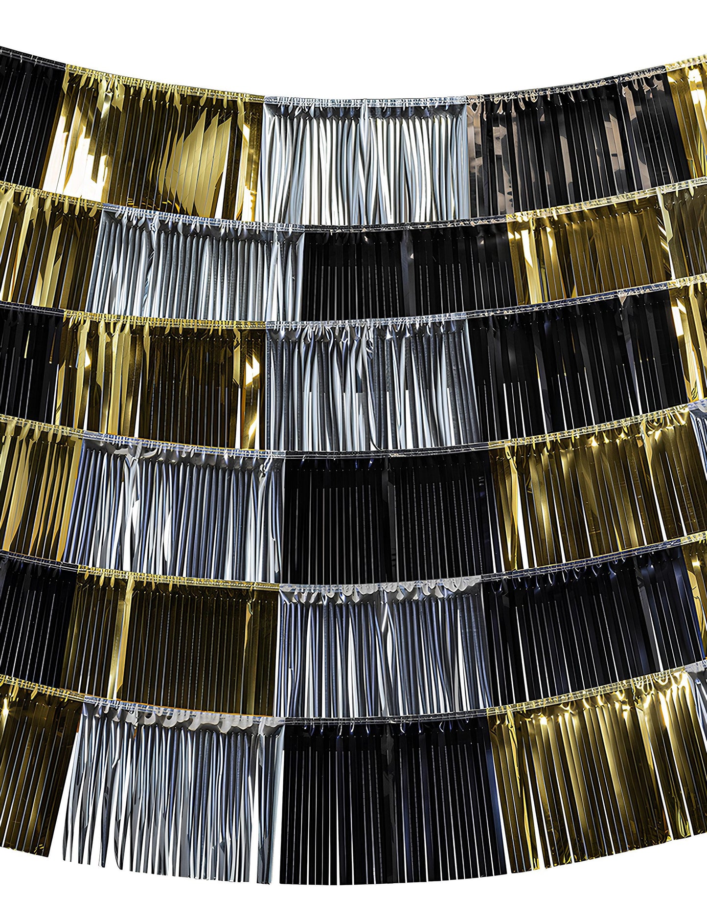 1 pozadina 6 metaliziranih resastih girlandi 150 x 26 cm 