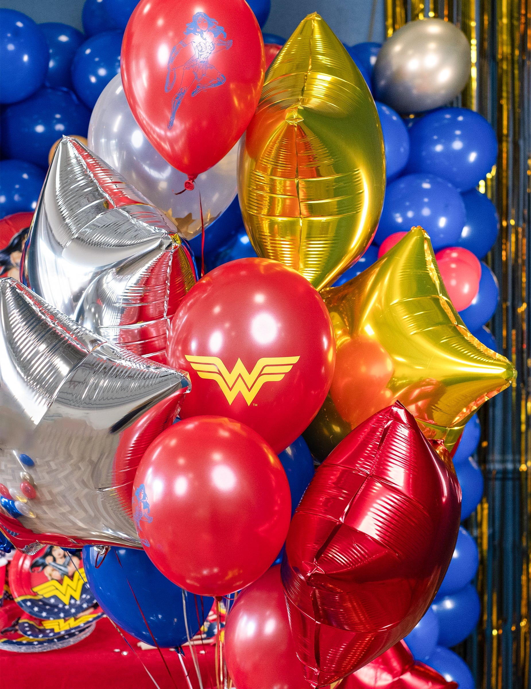 Mise en scène décorative des ballons latex Wonder Woman