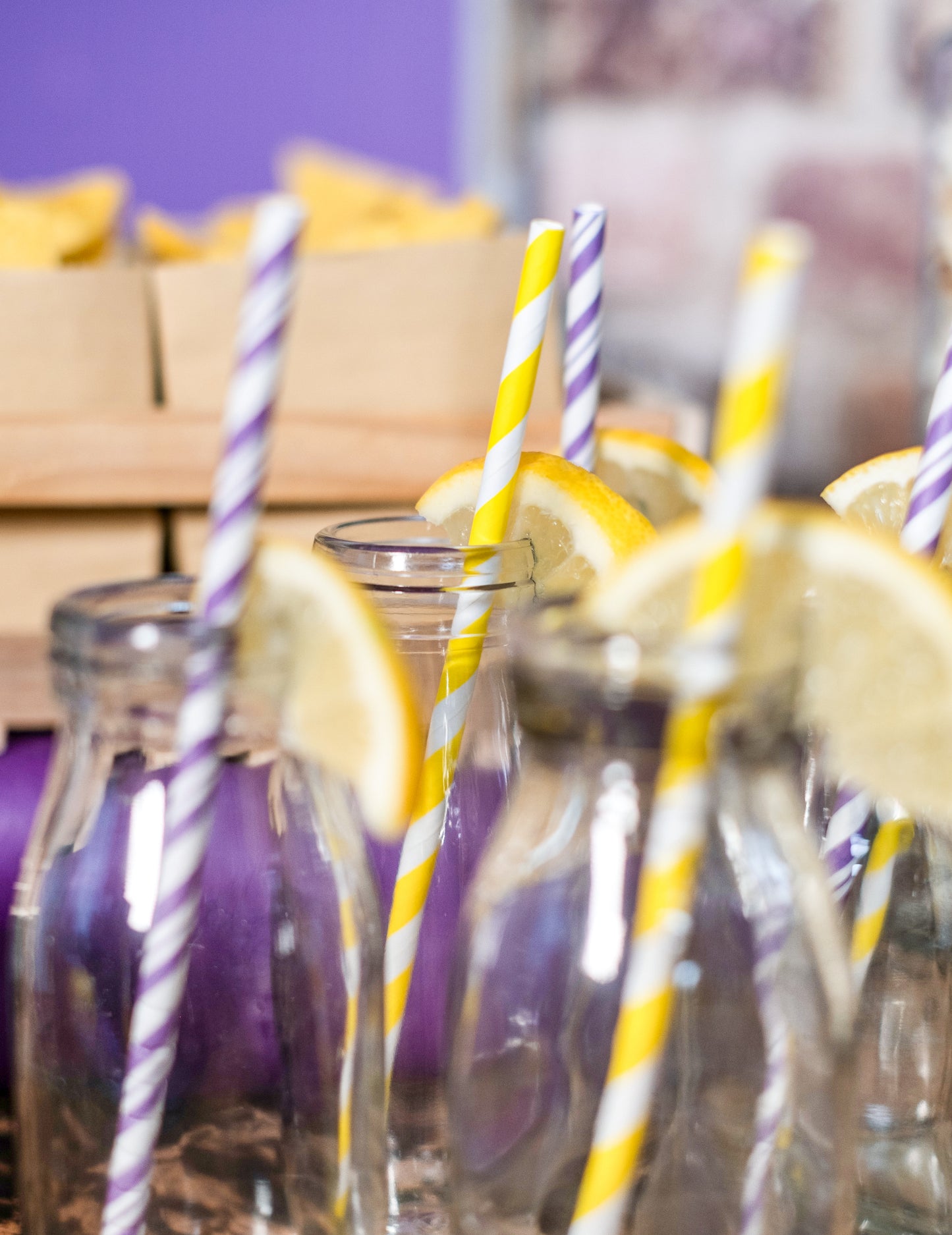 10 žutih prugastih kartonskih slamki 19,5 cm za koktele