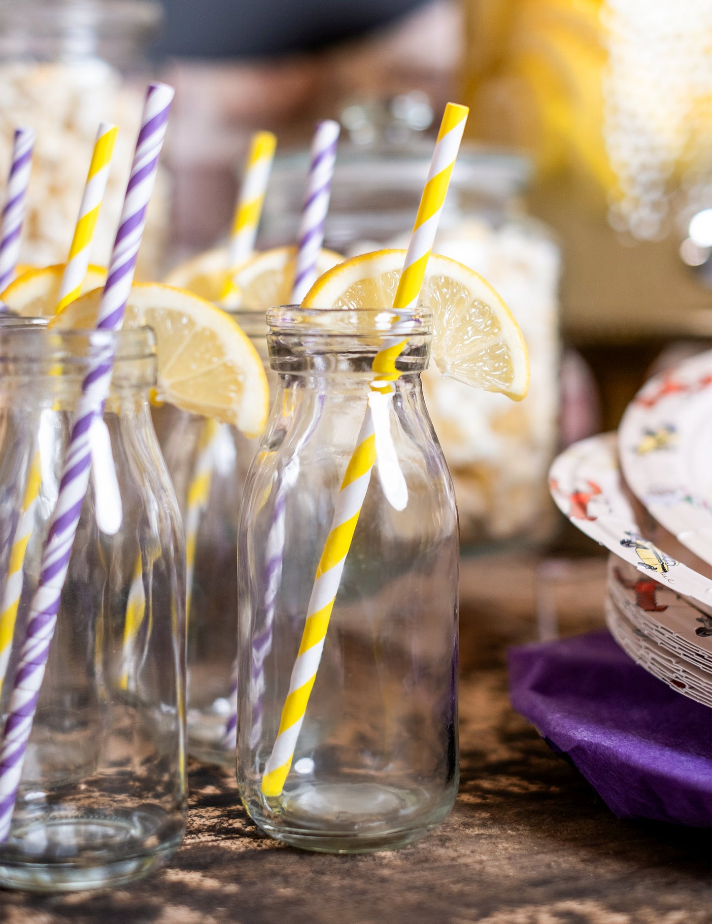 10 žutih prugastih kartonskih slamki 19,5 cm za koktele